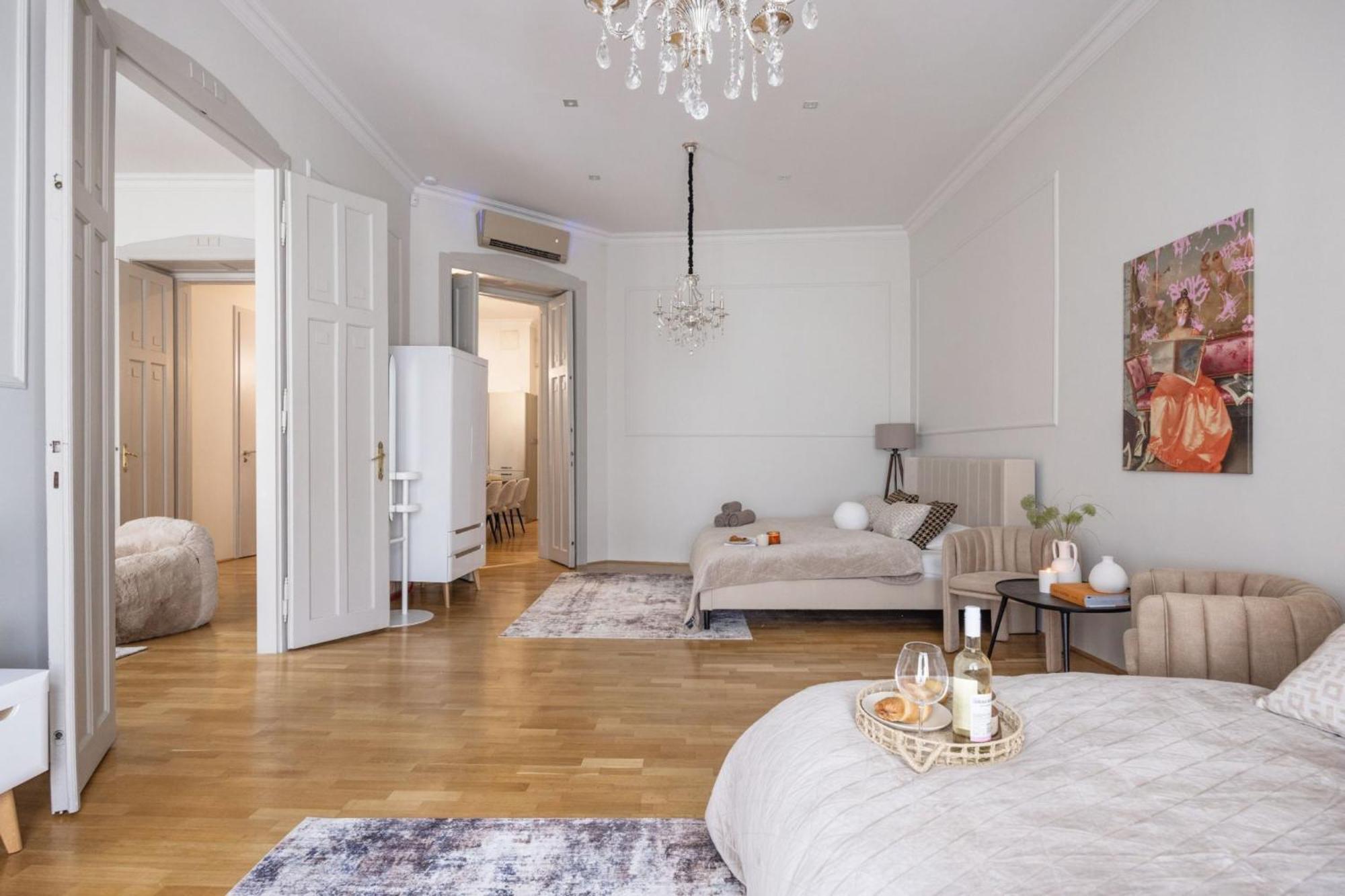Timeless Elegant Apartment By Opera House Βουδαπέστη Εξωτερικό φωτογραφία