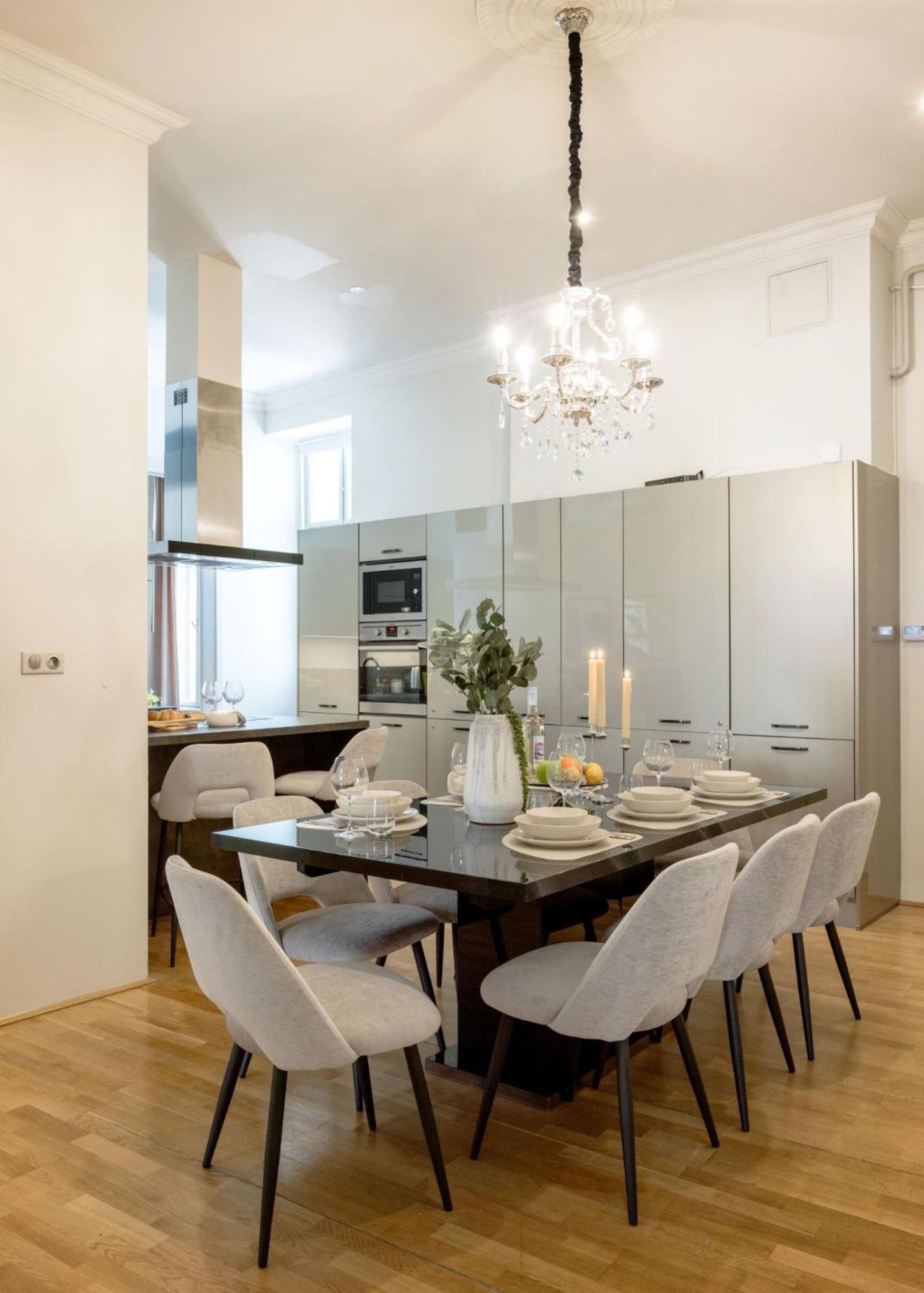 Timeless Elegant Apartment By Opera House Βουδαπέστη Εξωτερικό φωτογραφία